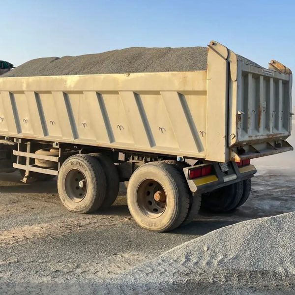 إتقان الممرات: متخصصون في إنشاء ورصف الطرق، تشييد المستودعات، ومواقف السيارات